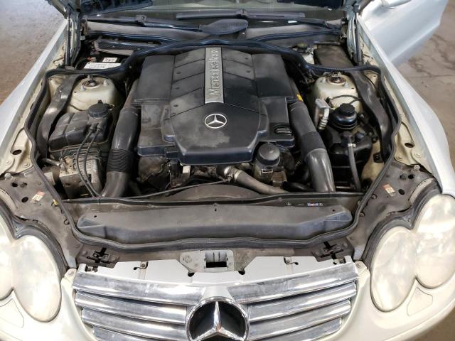 WDBSK75F83F009263 - 2003 MERCEDES-BENZ SL 500R SILVER photo 11