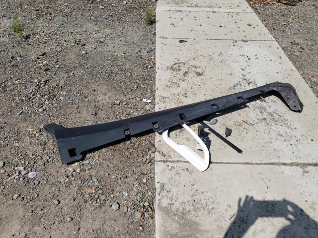 MAJ3P1TE7JC174532 - 2018 FORD ECOSPORT SE WHITE photo 12