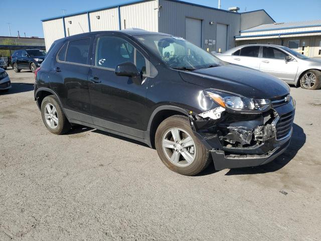 KL7CJKSB2LB312668 - 2020 CHEVROLET TRAX LS BLACK photo 4