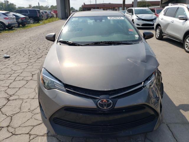 5YFBURHE3KP880489 - 2019 TOYOTA COROLLA L GRAY photo 5