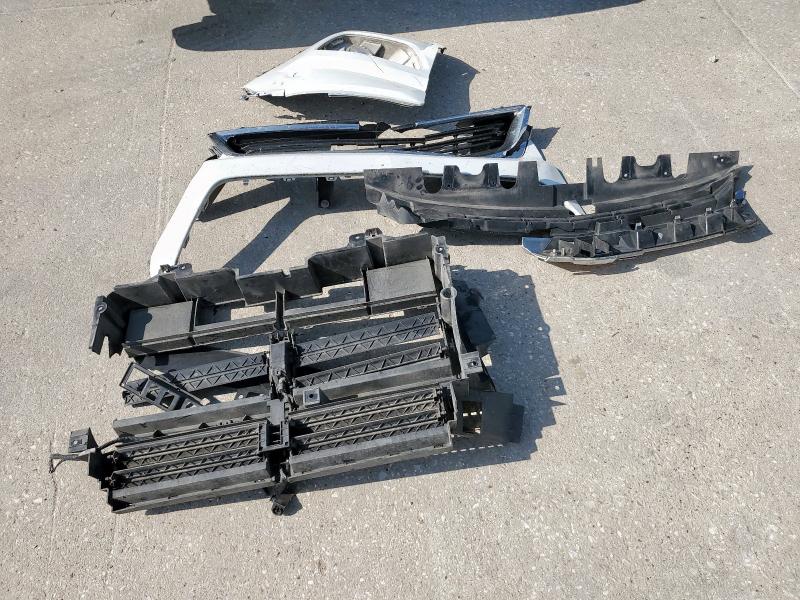 1GCGTCEN2L1130176 - 2020 CHEVROLET COLORADO LT WHITE photo 12