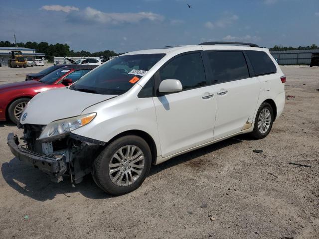 2015 TOYOTA SIENNA XLE, 