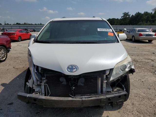 5TDYK3DC7FS662487 - 2015 TOYOTA SIENNA XLE WHITE photo 5