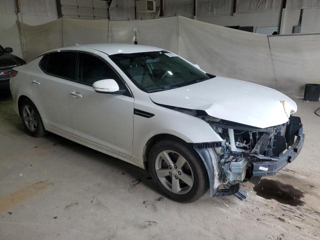 5XXGM4A70FG376825 - 2015 KIA OPTIMA LX WHITE photo 4