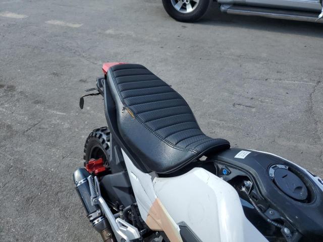 MLHJC7516K5105781 - 2019 HONDA GROM 125 WHITE photo 6