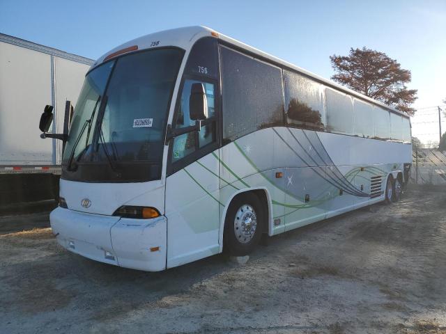 2M93JMPA54W062472 - 2004 MOTOR COACH INDUSTRIES TRANSIT BU WHITE photo 2