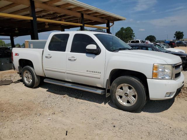 3GCPCTE05BG143900 - 2011 CHEVROLET SILVERADO C1500 LTZ WHITE photo 4