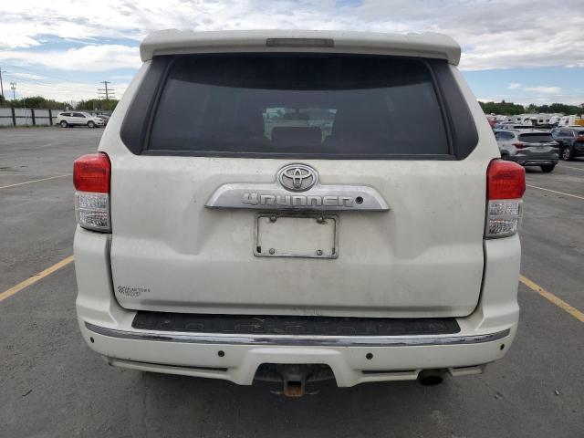 JTEZU5JRXB5032106 - 2011 TOYOTA 4RUNNER SR5 WHITE photo 6