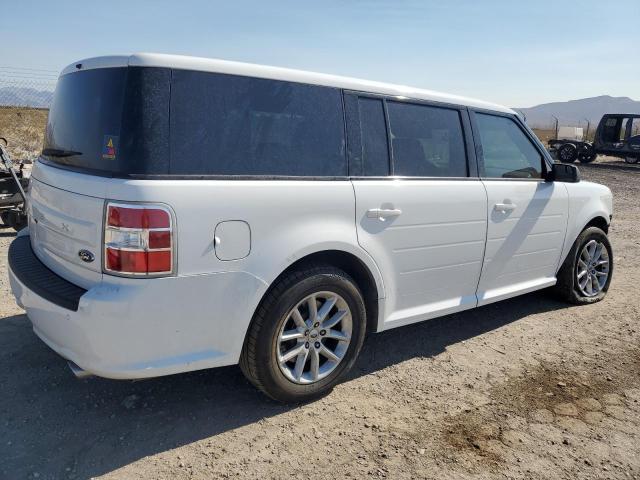 2FMGK5B88JBA02552 - 2018 FORD FLEX SE WHITE photo 3