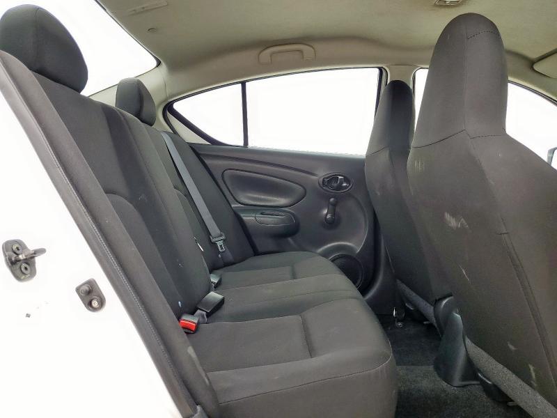 3N1CN7AP1GL871752 - 2016 NISSAN VERSA S WHITE photo 10