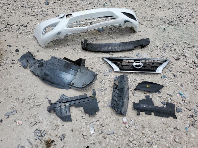 3N1CN7AP1GL871752 - 2016 NISSAN VERSA S WHITE photo 12