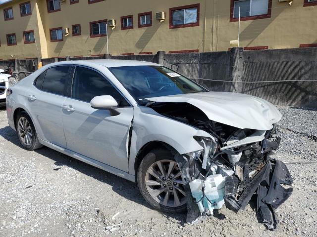 4T1C11AK9NU056823 - 2022 TOYOTA CAMRY LE SILVER photo 4