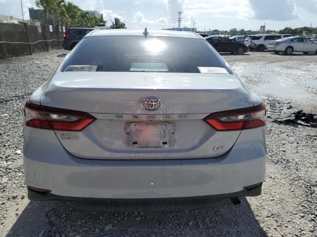 4T1C11AK9NU056823 - 2022 TOYOTA CAMRY LE SILVER photo 6