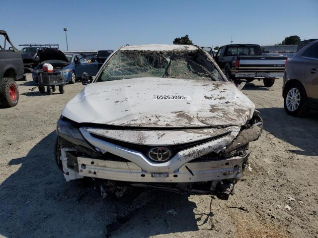 4T1G11AK8PU791071 - 2023 TOYOTA CAMRY SE NIGHT SHADE WHITE photo 5