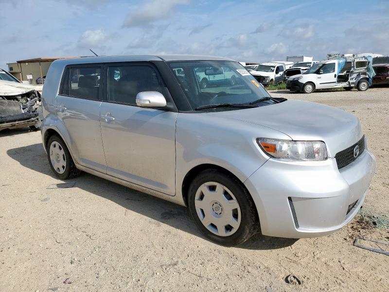 JTLKE50E481019972 - 2008 TOYOTA SCION XB SILVER photo 4