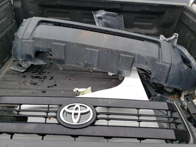 5TFUM5F14HX074382 - 2017 TOYOTA TUNDRA DOUBLE CAB SR/SR5 WHITE photo 12