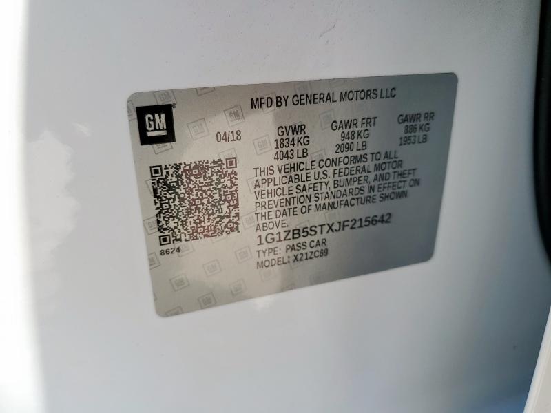 1G1ZB5STXJF215642 - 2018 CHEVROLET MALIBU LS Biały zdjęcie 12