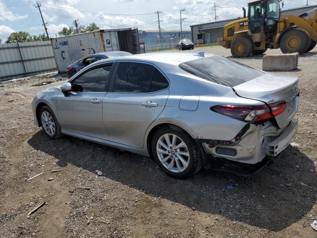 4T1C11AKXPU786095 - 2023 TOYOTA CAMRY LE 银色 照片 2