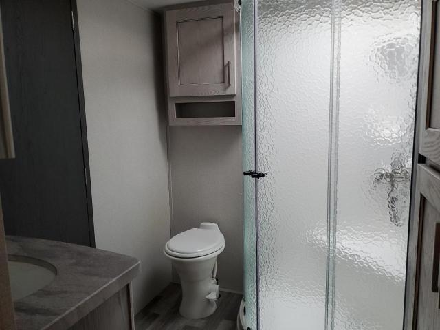 4YDF33522MA744001 - 2021 KEYSTONE MONTANA TWO TONE photo 6