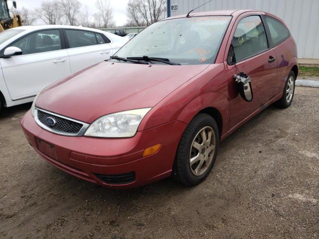 3FAFP31N45R156881 - 2005 FORD FOCUS ZX3 MAROON photo 2