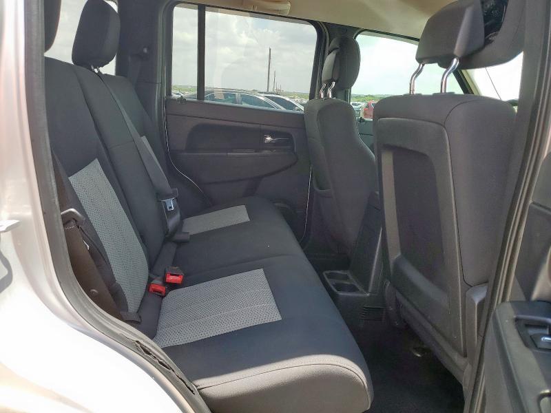 1J4PP2GK0AW118183 - 2010 JEEP LIBERTY SPORT 银色 照片 11