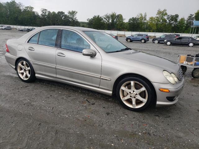 WDBRF52H47F892166 - 2007 MERCEDES-BENZ C 230 SILVER photo 4