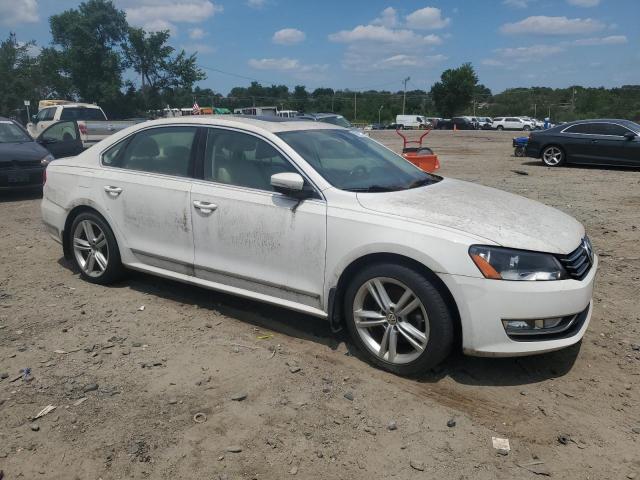 1VWBT7A34FC099573 - 2015 VOLKSWAGEN PASSAT SE Blanco foto 4