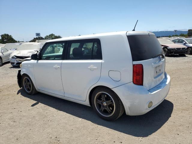 JTLKE50E891086219 - 2009 TOYOTA SCION XB WHITE photo 2