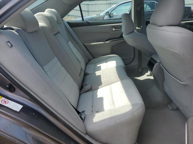 4T1BF1FKXFU484181 - 2015 TOYOTA CAMRY LE 灰色 照片 10