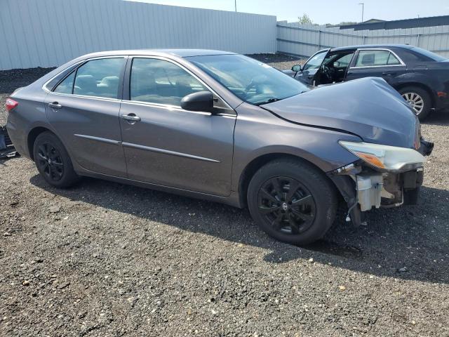 4T1BF1FKXFU484181 - 2015 TOYOTA CAMRY LE 灰色 照片 4