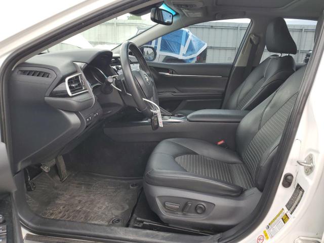 4T1B11HKXJU562270 - 2018 TOYOTA CAMRY L WHITE photo 7