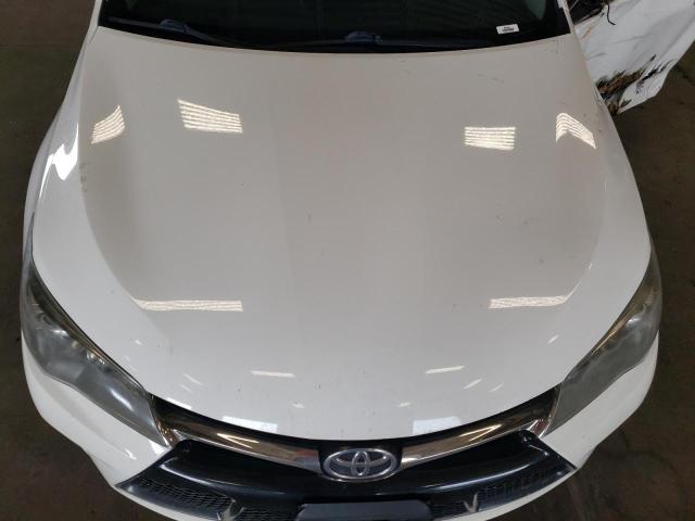 4T1BF1FK0GU243117 - 2016 TOYOTA CAMRY LE WHITE photo 11