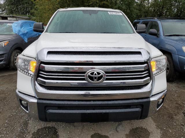 5TFUY5F14HX601082 - 2017 TOYOTA TUNDRA DOUBLE CAB SR/SR5 WHITE photo 5