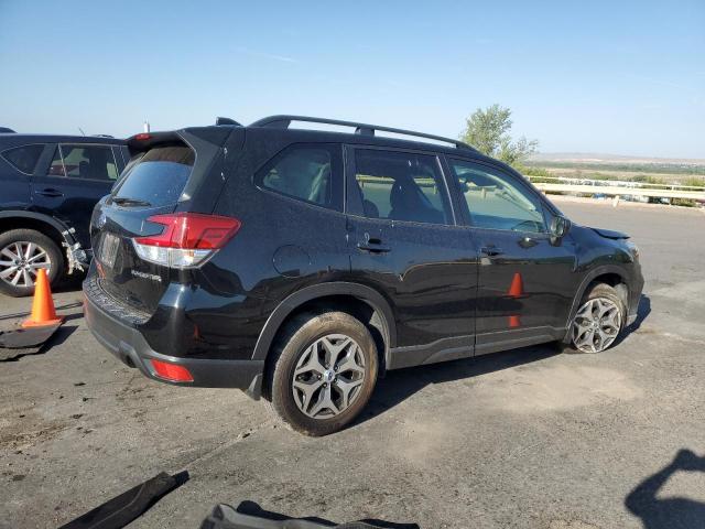 JF2SKAJC7MH448584 - 2021 SUBARU FORESTER PREMIUM BLACK photo 3