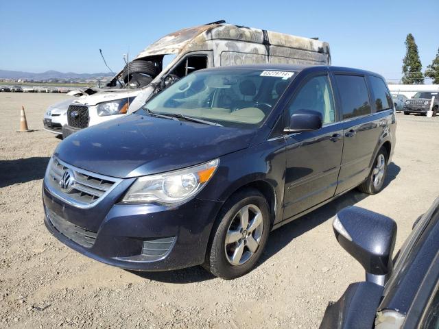 2009 VOLKSWAGEN ROUTAN SE, 