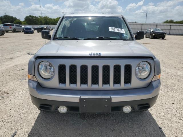 1C4NJRFB2GD608329 - 2016 JEEP PATRIOT LATITUDE GRAY photo 5