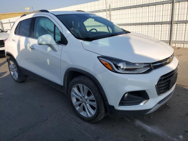 3GNCJRSB0JL252050 - 2018 CHEVROLET TRAX PREMIER WHITE photo 4