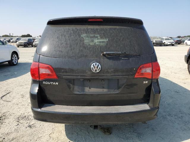 2C4RVABG8CR152028 - 2012 VOLKSWAGEN ROUTAN SE BLACK photo 6