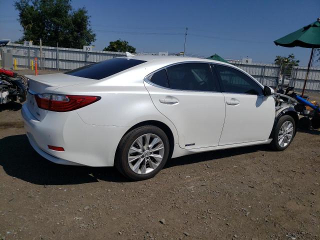 JTHBW1GG3E2072515 - 2014 LEXUS ES 300H WHITE photo 3