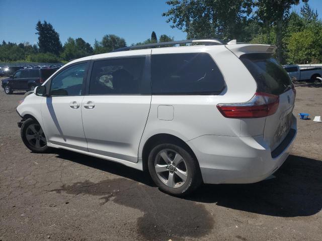 5TDKZ3DC2LS074395 - 2020 TOYOTA SIENNA LE WHITE photo 2