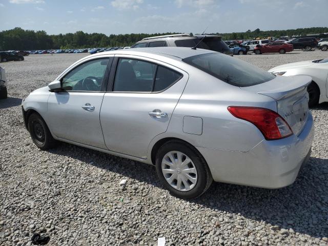 3N1CN7APXKL849466 - 2019 NISSAN VERSA S Gümüş fotoğraf 2