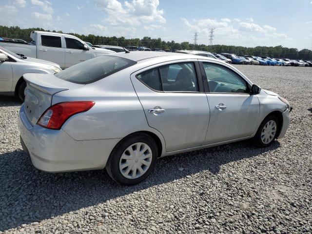 3N1CN7APXKL849466 - 2019 NISSAN VERSA S Gümüş fotoğraf 3