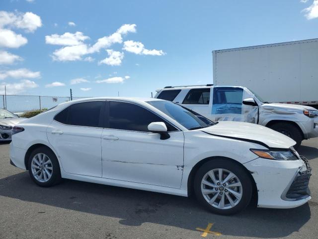 4T1C11AK3PU110779 - 2023 TOYOTA CAMRY LE WHITE photo 4