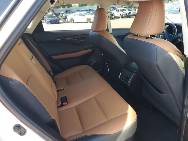 JTJYARBZ0K2152395 - 2019 LEXUS NX 300 BASE 白色 照片 11