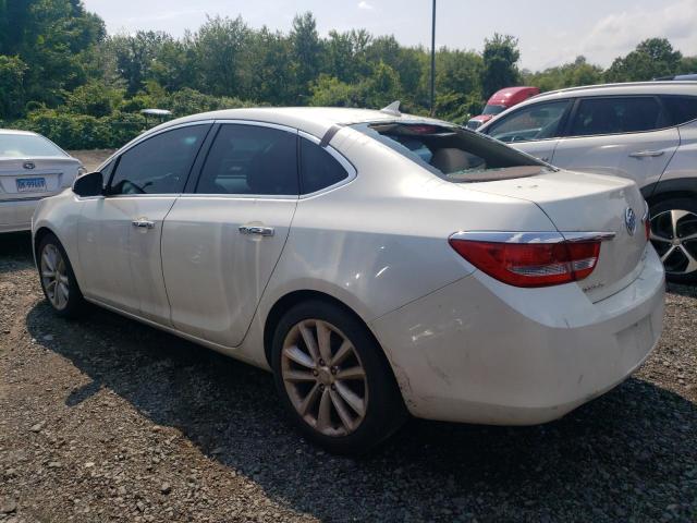 1G4PP5SKXD4174237 - 2013 BUICK VERANO WHITE photo 2