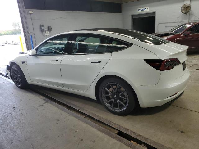 5YJ3E1EA0PF606982 - 2023 TESLA MODEL 3 Blanco foto 2