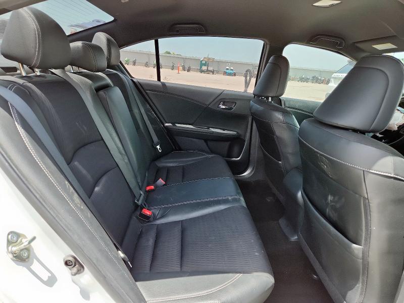 1HGCR2F57GA191844 - 2016 HONDA ACCORD SPORT Weiß Foto 10