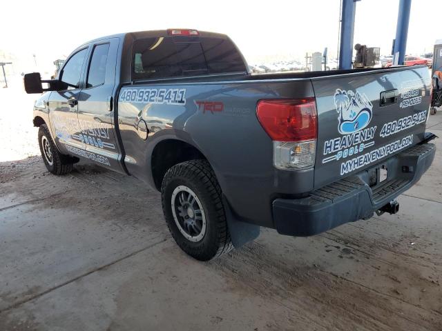 5TFUW5F17DX279795 - 2013 TOYOTA TUNDRA DOUBLE CAB SR5 GRAY photo 2