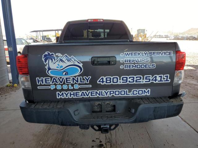 5TFUW5F17DX279795 - 2013 TOYOTA TUNDRA DOUBLE CAB SR5 GRAY photo 6