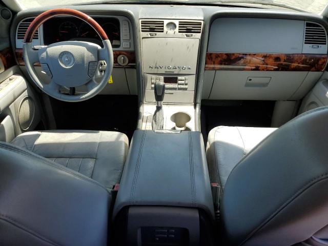 5LMFU28R74LJ09484 - 2004 LINCOLN NAVIGATOR SILVER photo 8